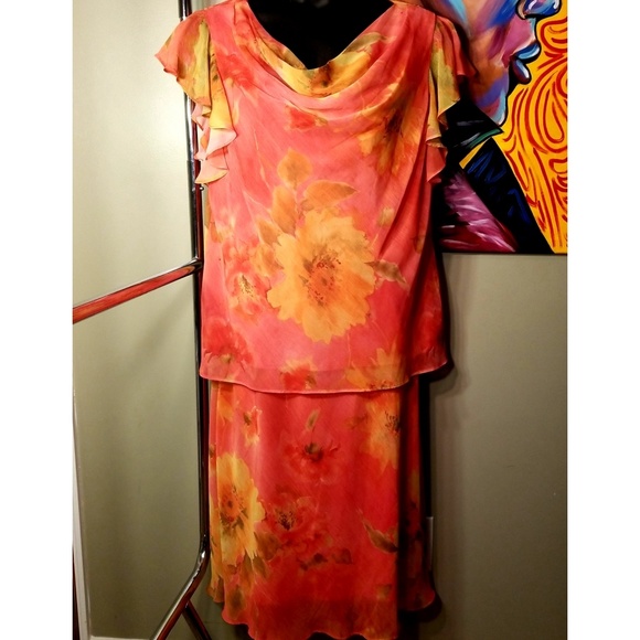 Plus Size Floral Skirt Set - Picture 2 of 3